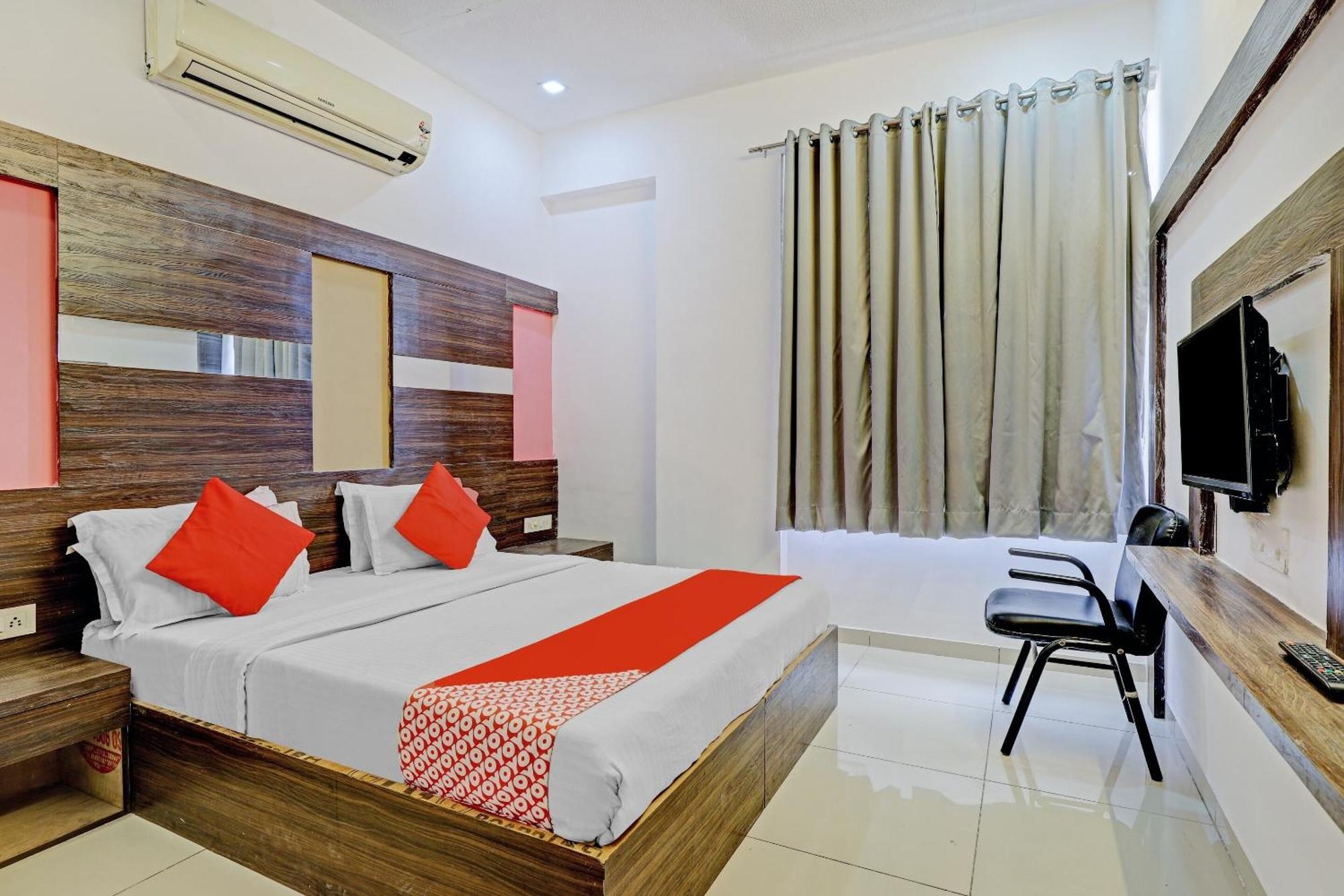 Oyo 11649 Hotel Mahima Gandhinagar Kültér fotó