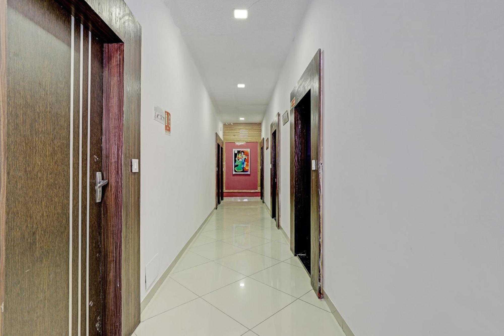 Oyo 11649 Hotel Mahima Gandhinagar Kültér fotó