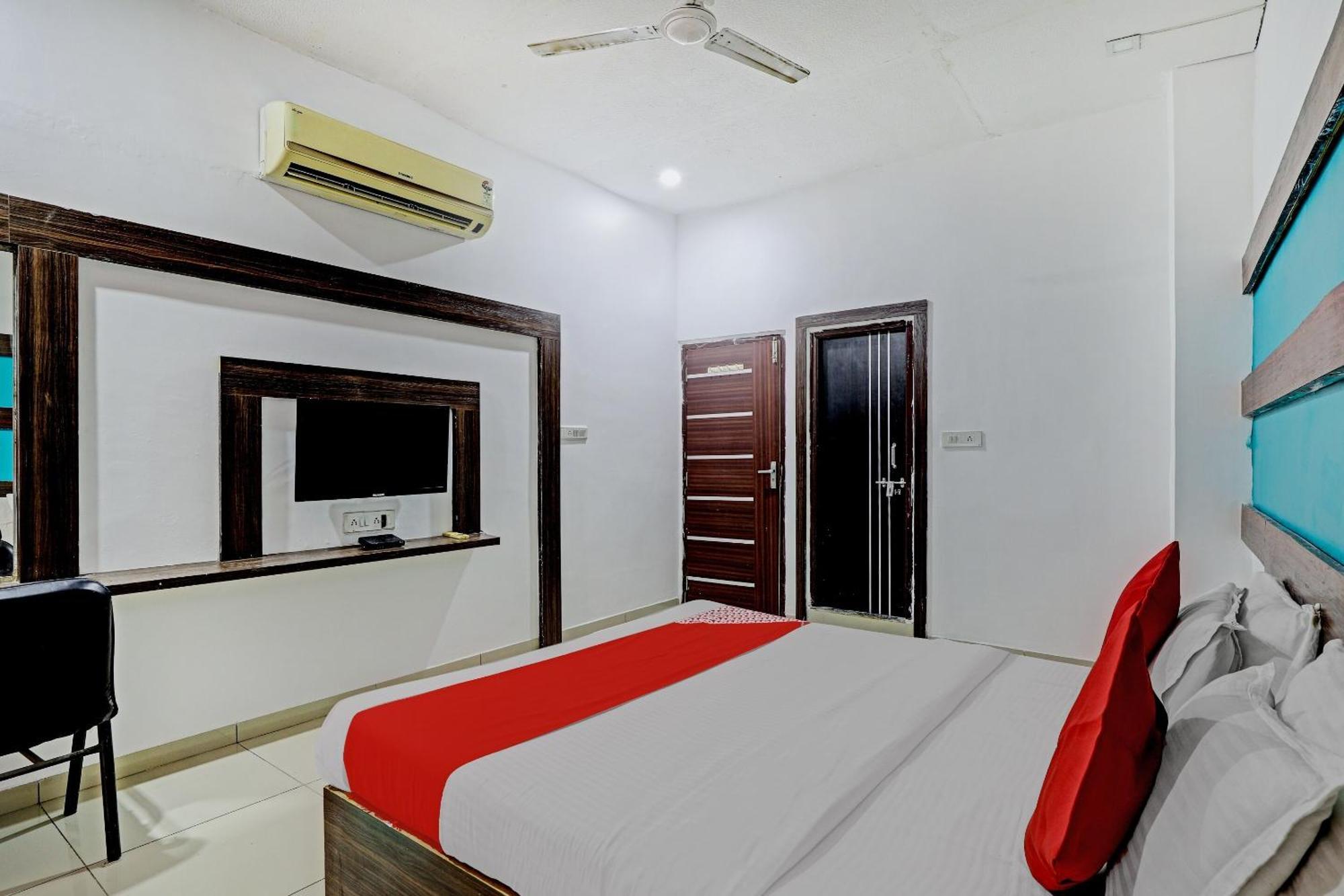 Oyo 11649 Hotel Mahima Gandhinagar Kültér fotó