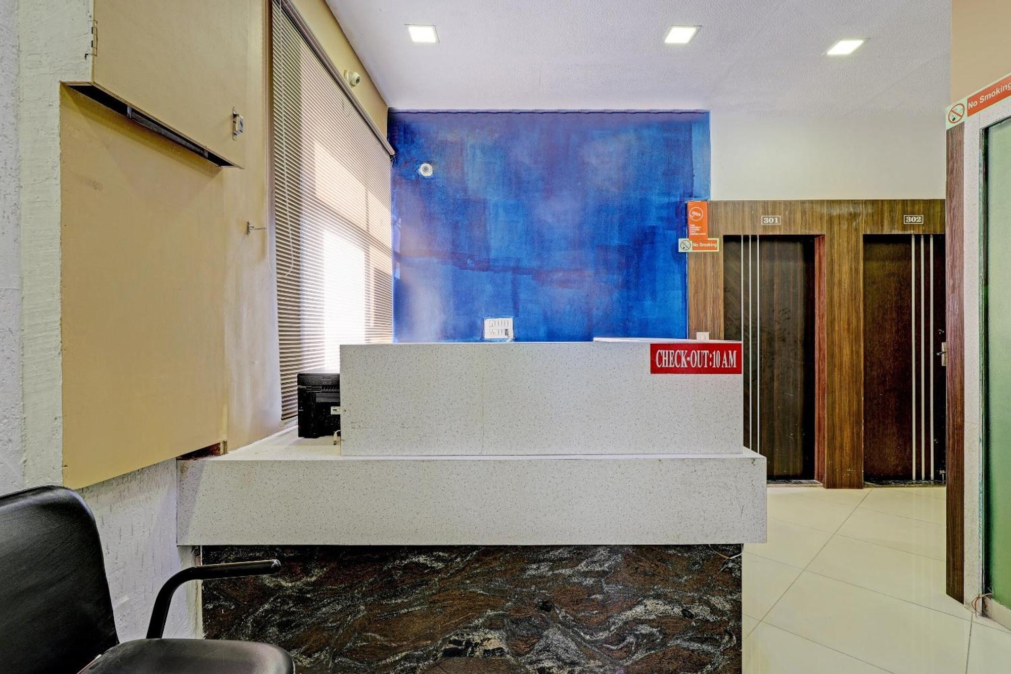 Oyo 11649 Hotel Mahima Gandhinagar Kültér fotó