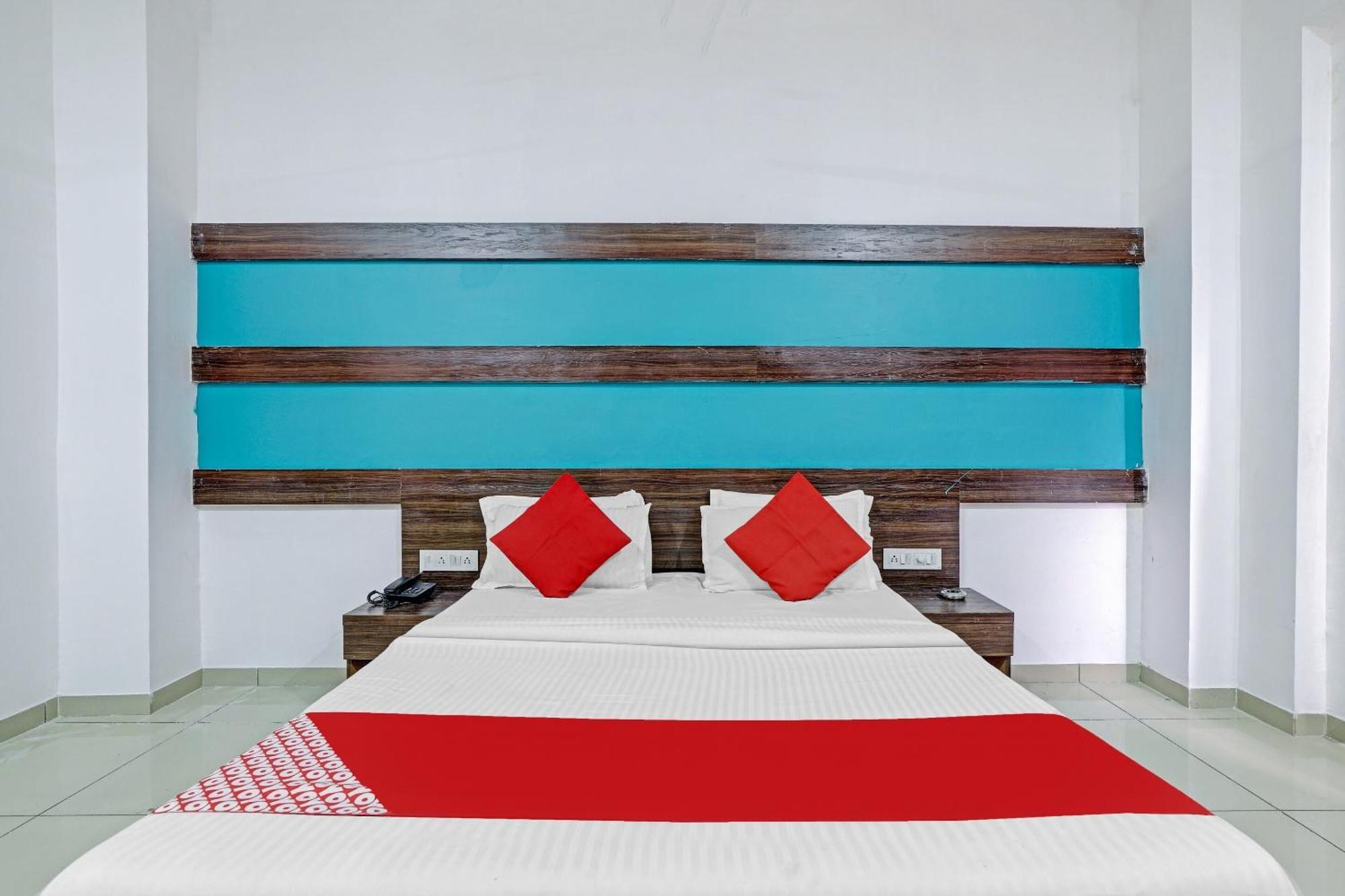 Oyo 11649 Hotel Mahima Gandhinagar Kültér fotó