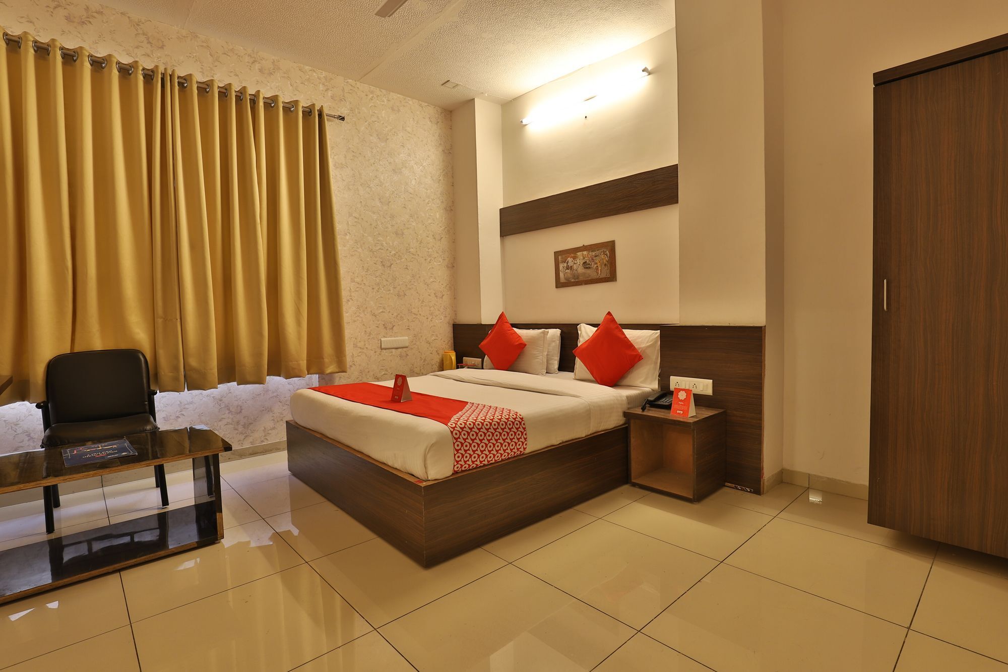 Oyo 11649 Hotel Mahima Gandhinagar Kültér fotó