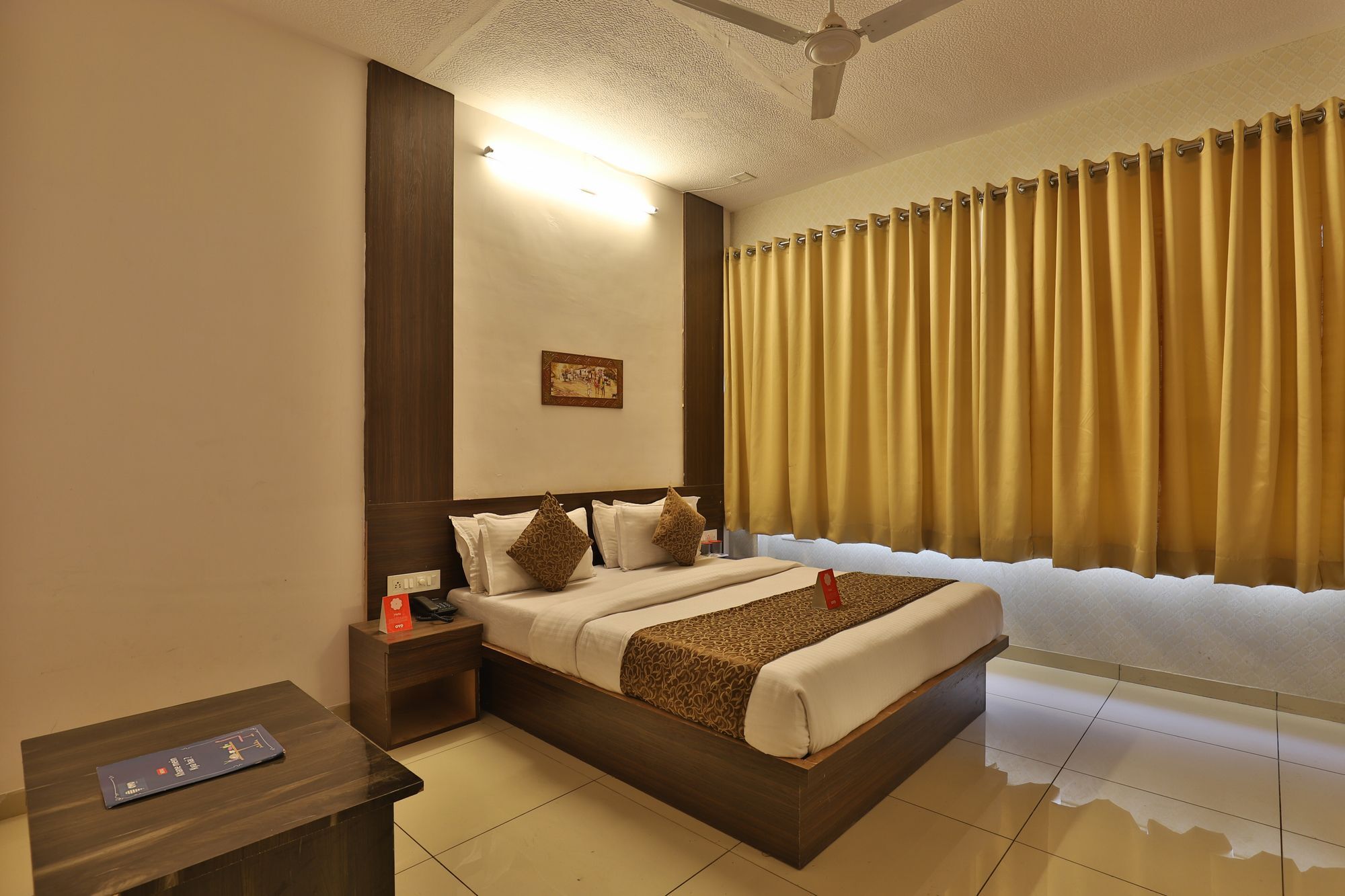 Oyo 11649 Hotel Mahima Gandhinagar Kültér fotó
