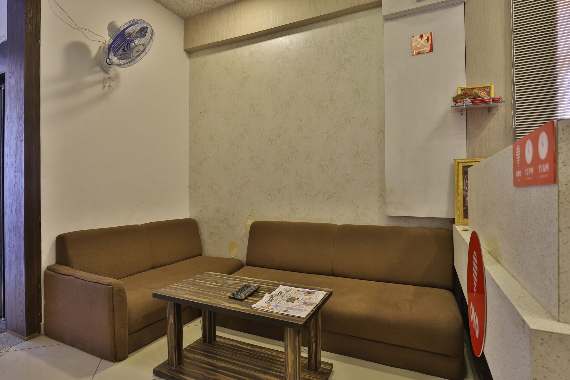 Oyo 11649 Hotel Mahima Gandhinagar Kültér fotó