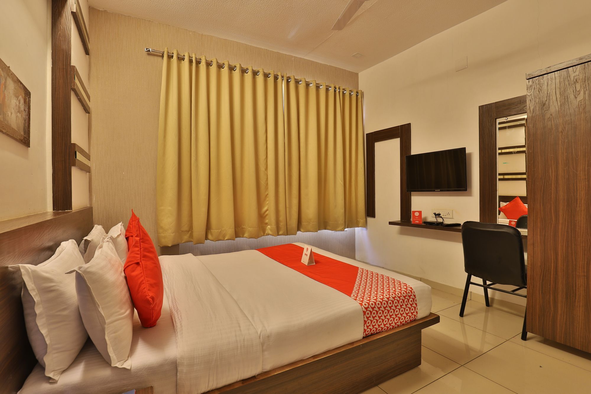 Oyo 11649 Hotel Mahima Gandhinagar Kültér fotó